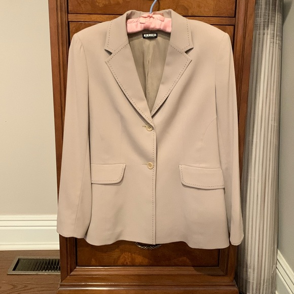 Epic New York beige blazer with dark brown stitching size 4 - Picture 1 of 5